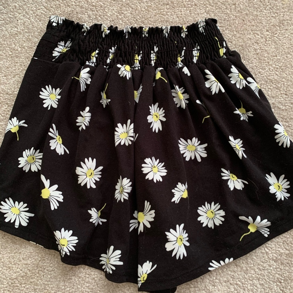 Nice cotton, size small great for kids or women.
